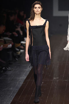 black fitted sleeveless dress