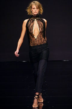 black lace sleeveless v-neck fitted top