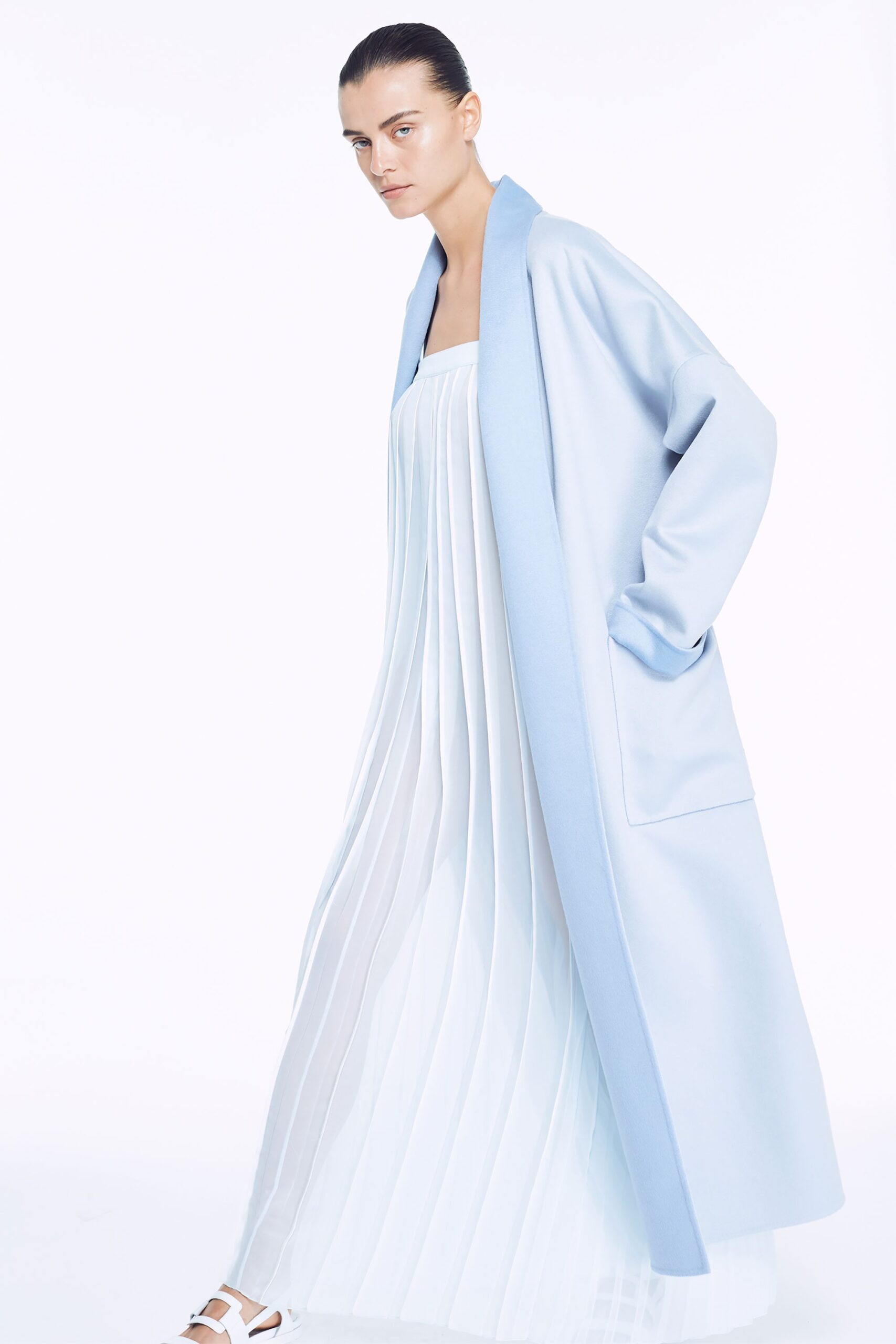 blue wool long-sleeve collared relaxed pockets coat