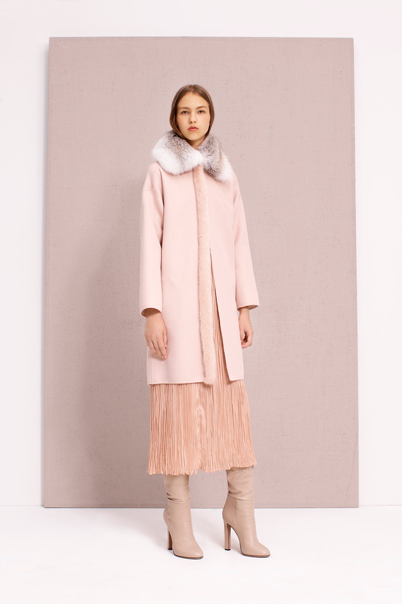 pink wool long-sleeve collared relaxed buttoned coat