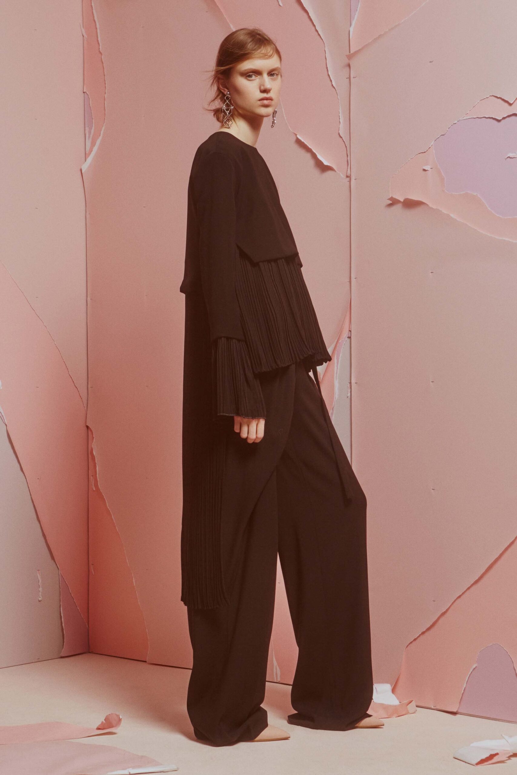 black cotton long-sleeve relaxed pleated top