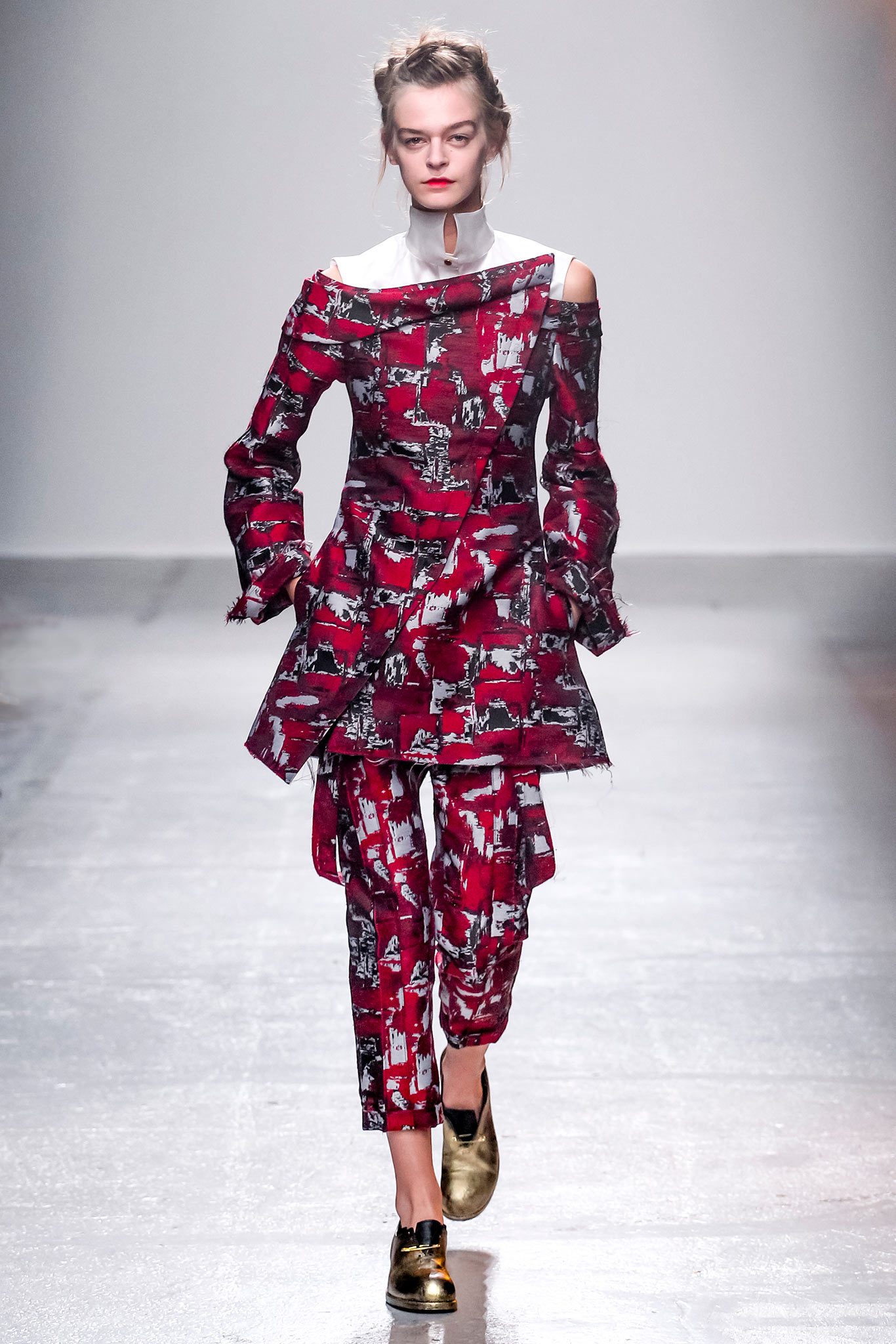 red cotton long-sleeve off-shoulder fitted layered printed jacket