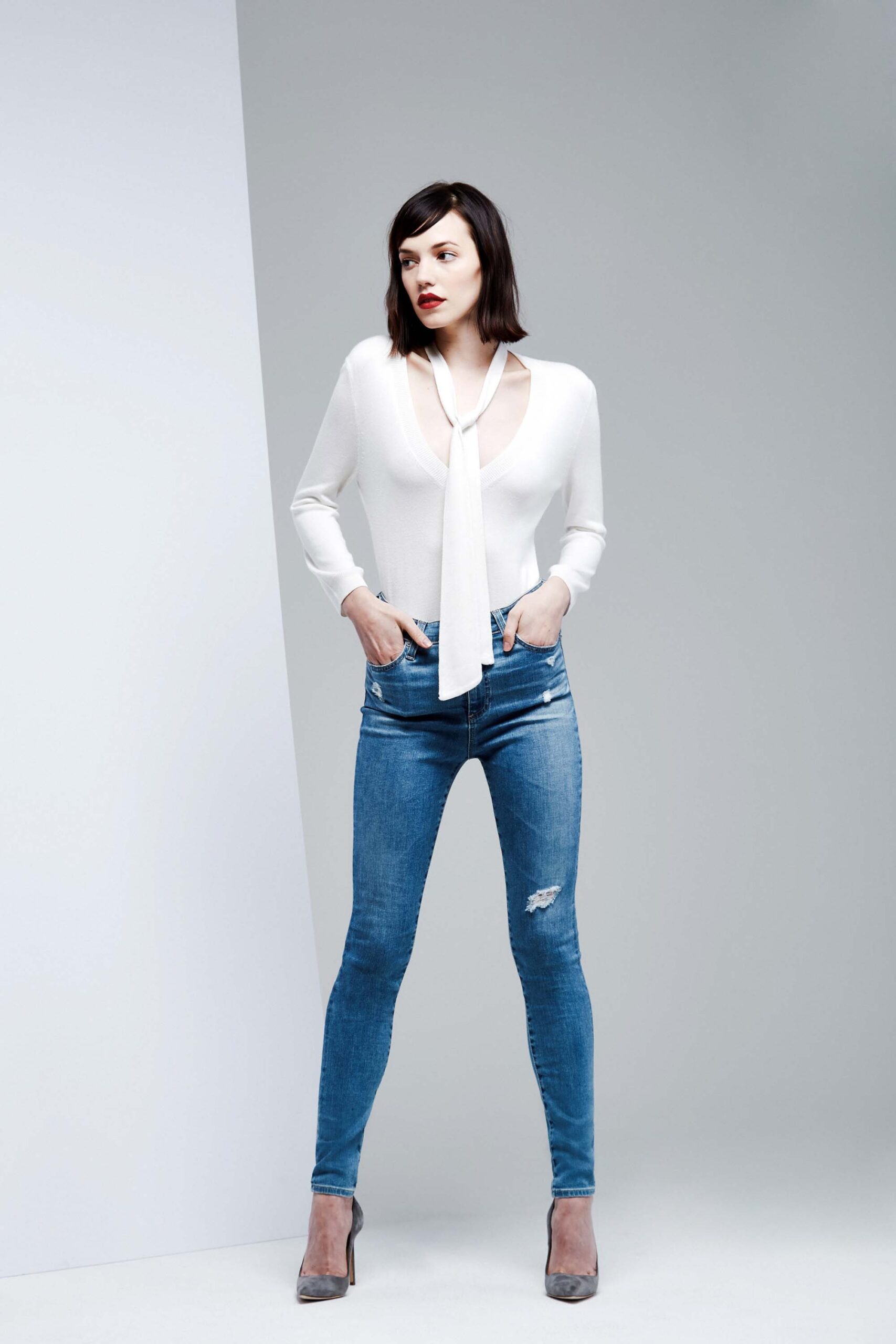 white cotton long-sleeve v-neck fitted buttoned top
