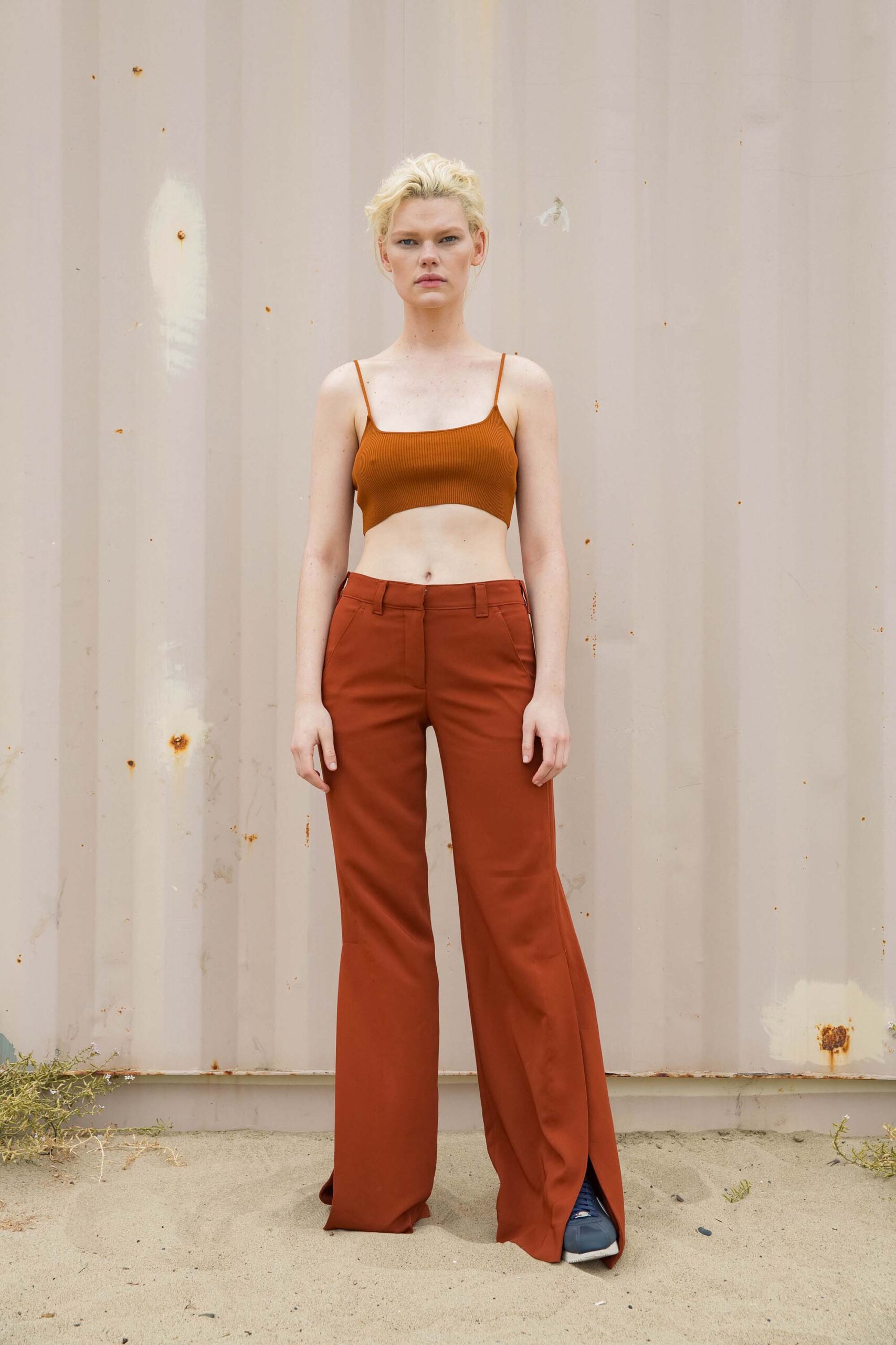 red slit relaxed pants
