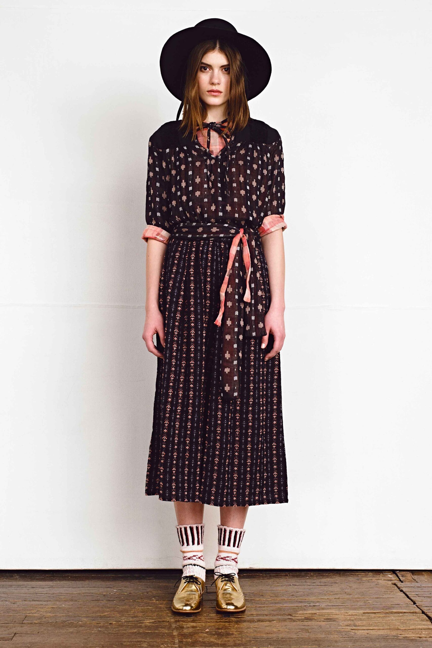 black printed midi dress with hat