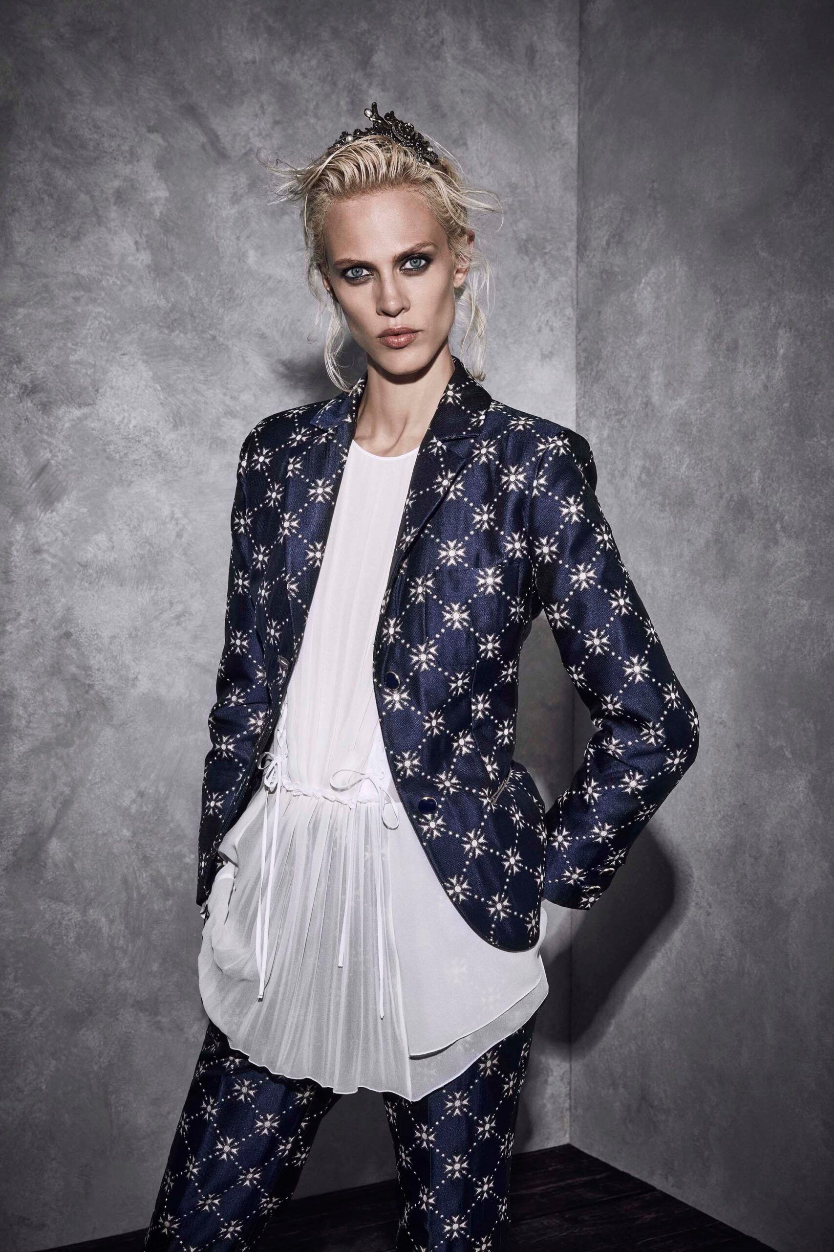 blue printed tailored blazer