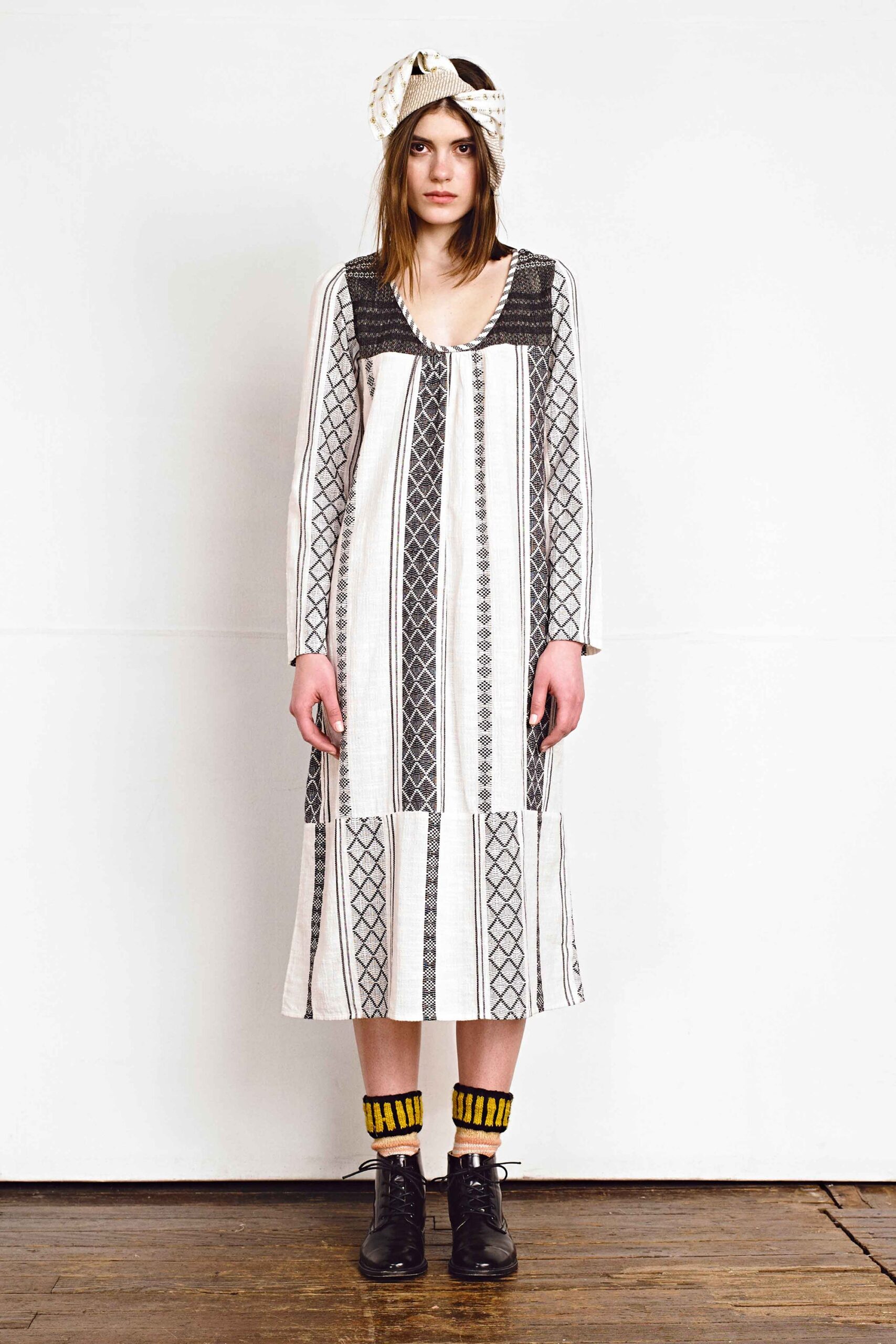 relaxed white and black printed dress