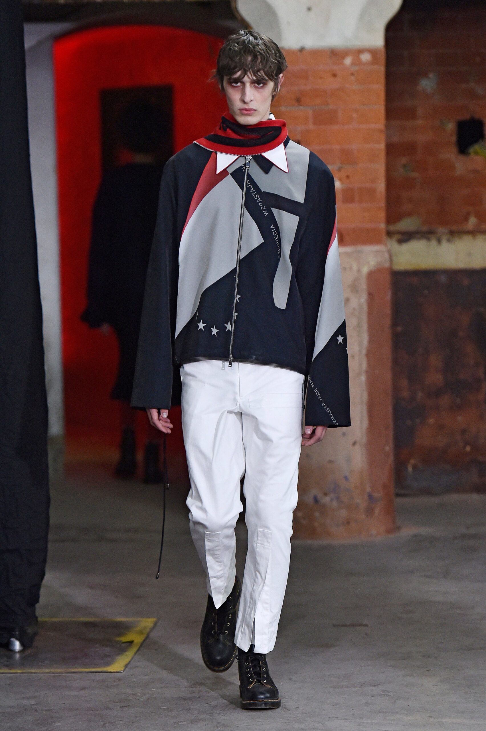 relaxed color-blocked jacket with slim pants