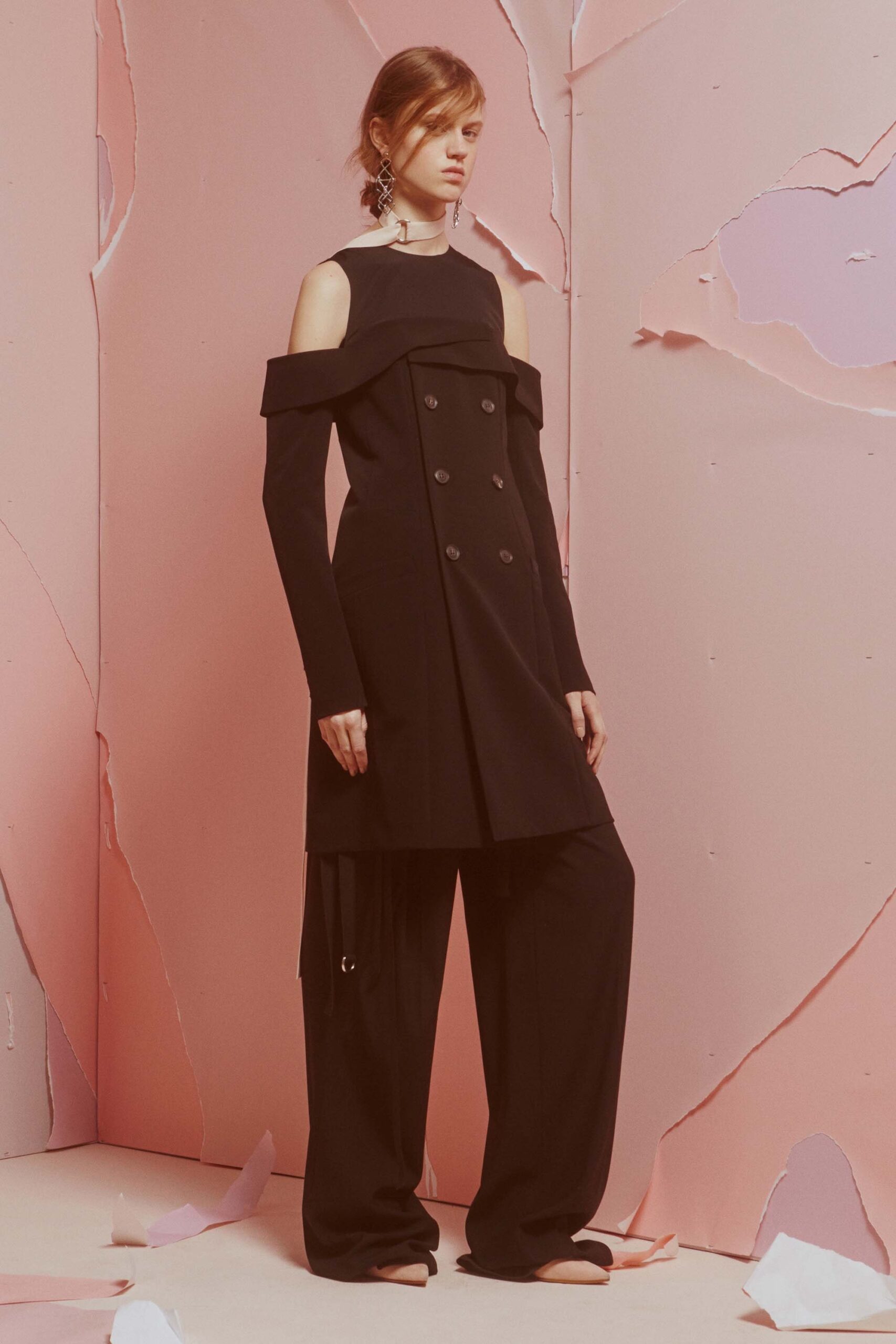 black cotton long-sleeve off-shoulder fitted layered coat