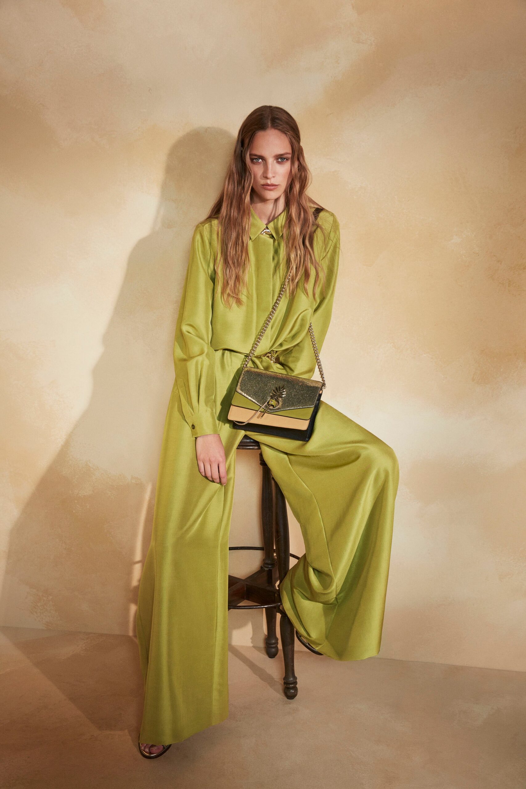 multi zippered bag