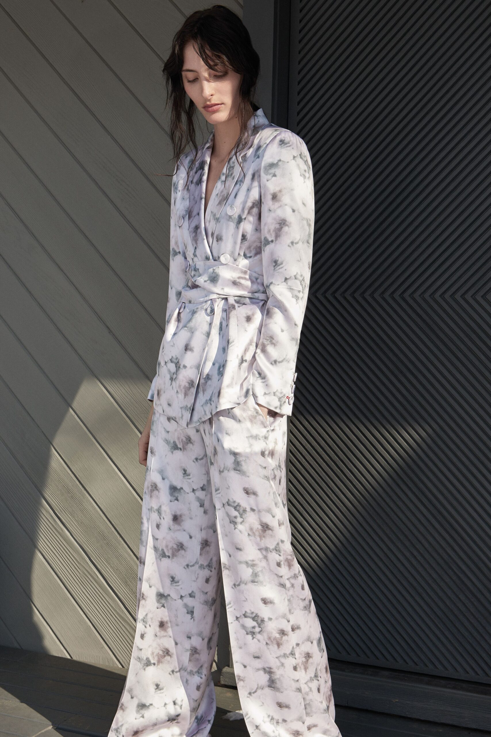 relaxed silk printed suit