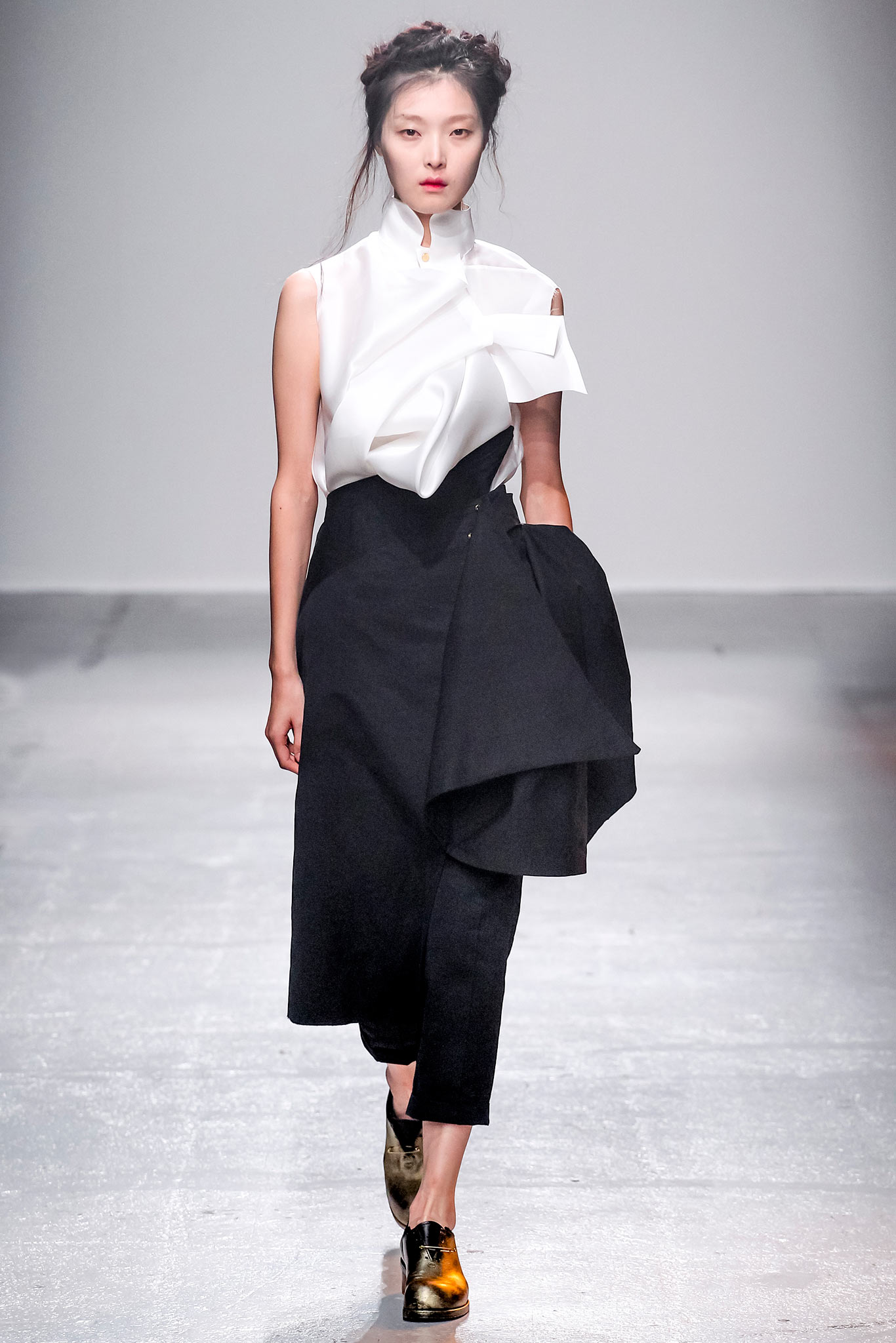 black cotton long-sleeve asymmetric structured jacket