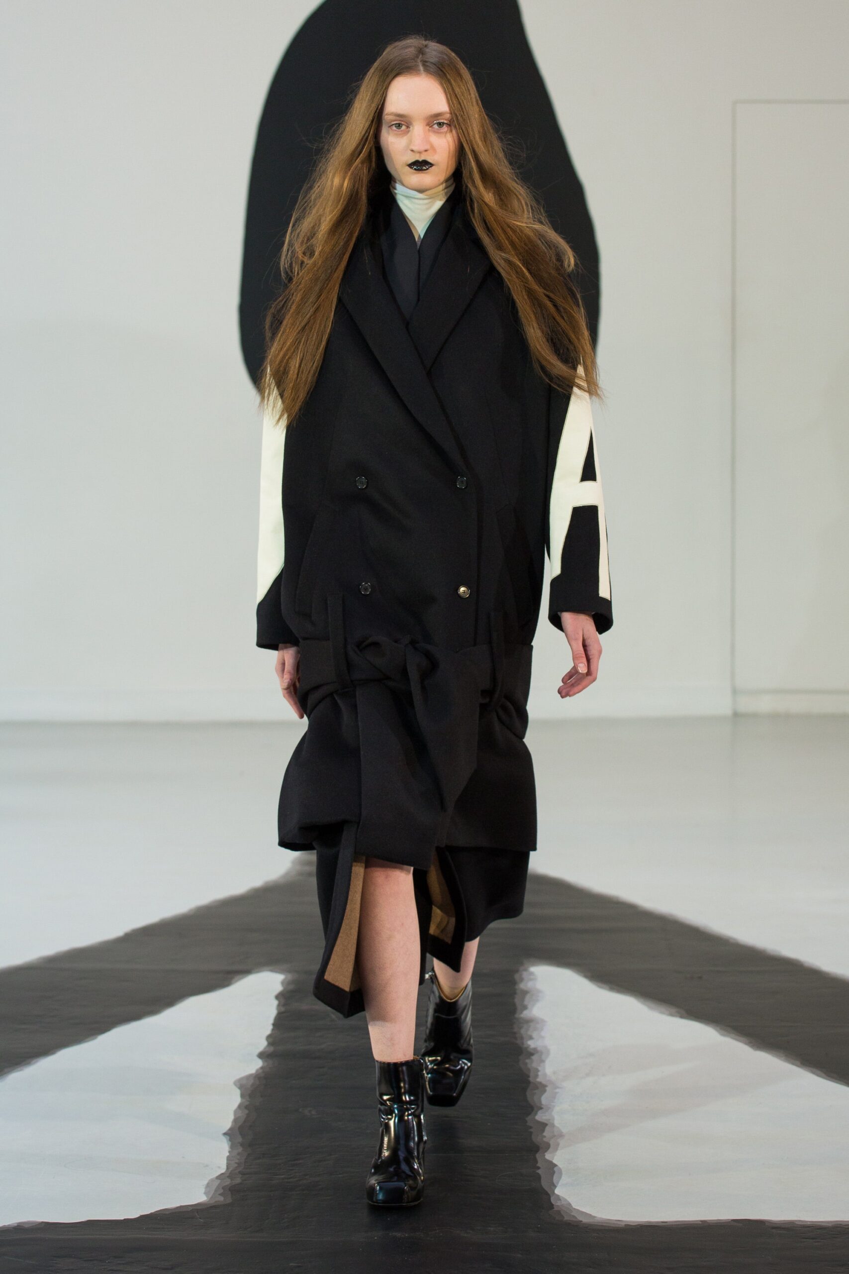 black wool long-sleeve double-breasted relaxed layered coat
