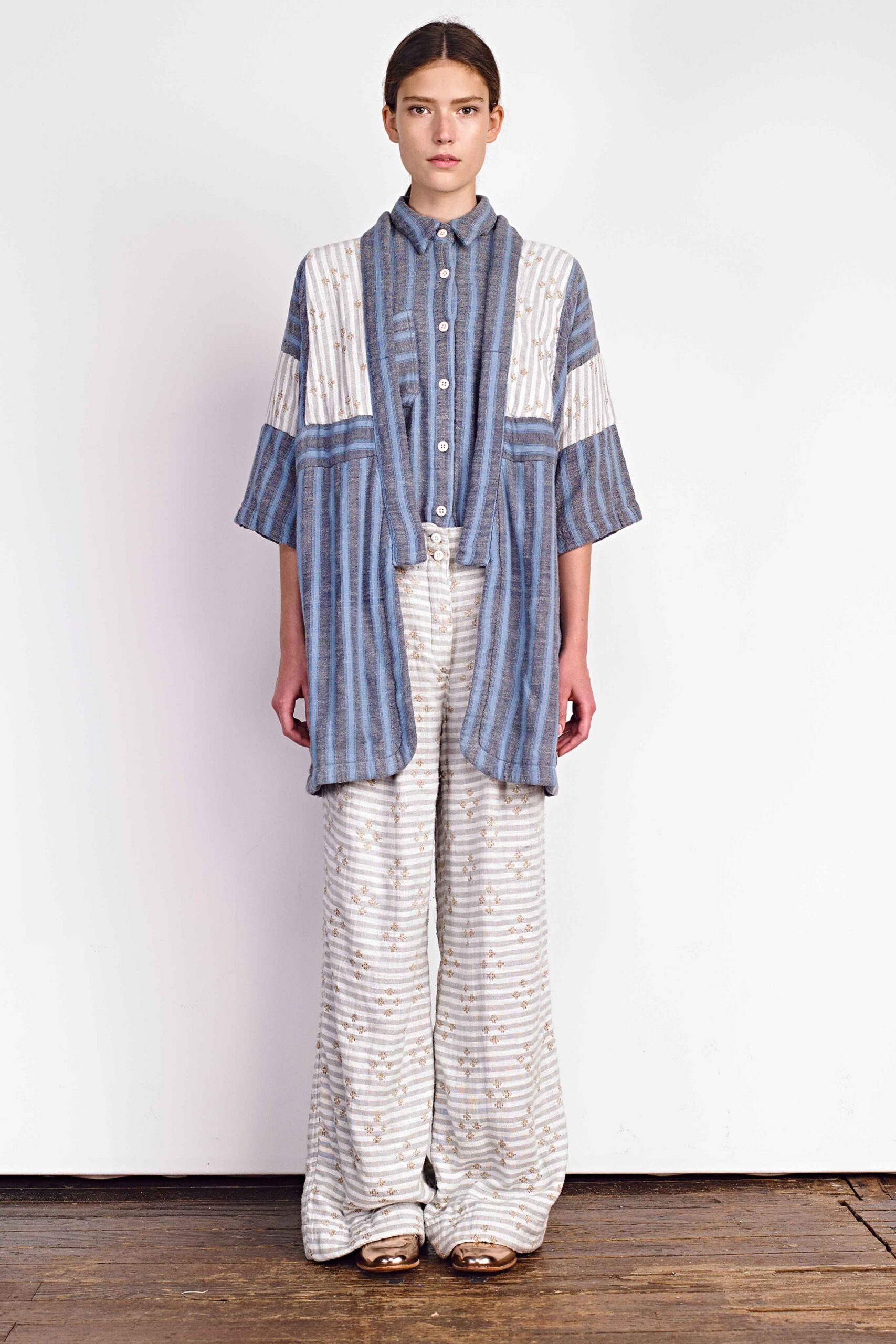 blue cotton long-sleeve collared relaxed striped shirt