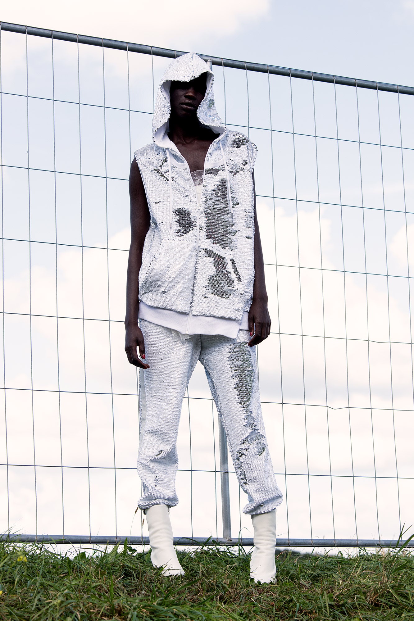 white cotton sleeveless hooded relaxed zippered shiny hoodie