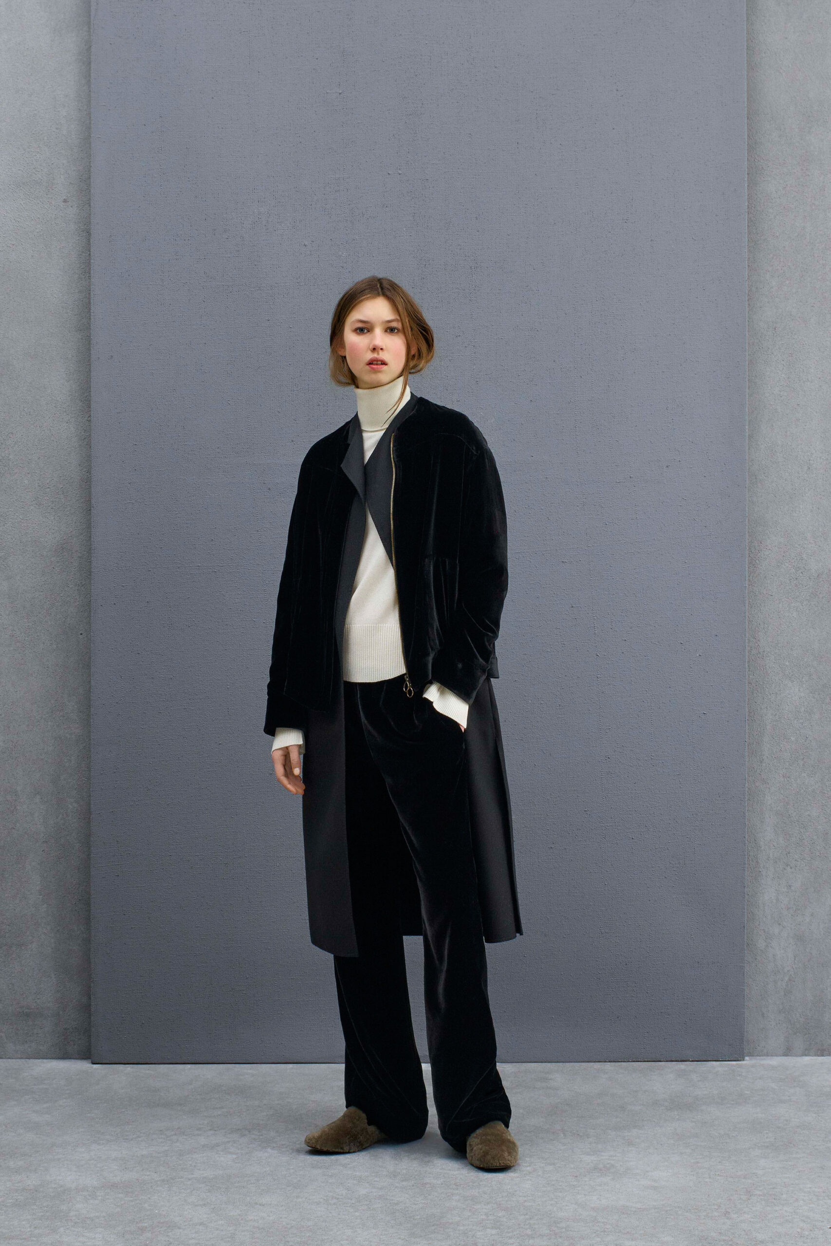 black velvet long-sleeve collared relaxed zippered coat