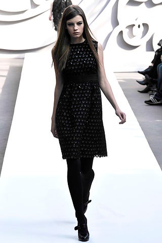 black fitted sleeveless dress