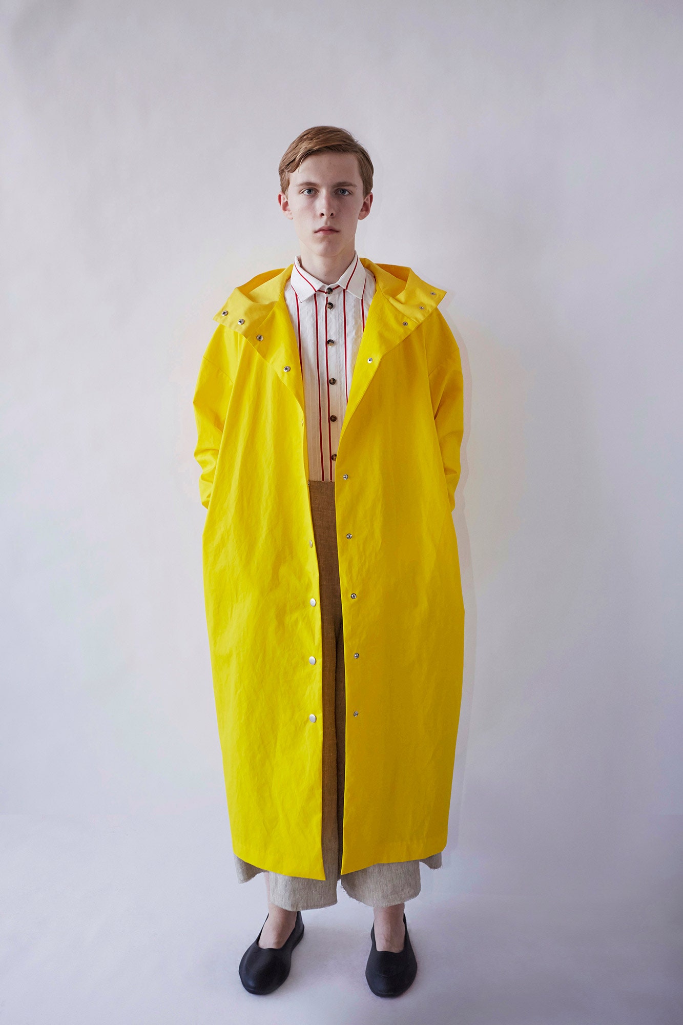 yellow cotton long-sleeve collared relaxed zippered coat