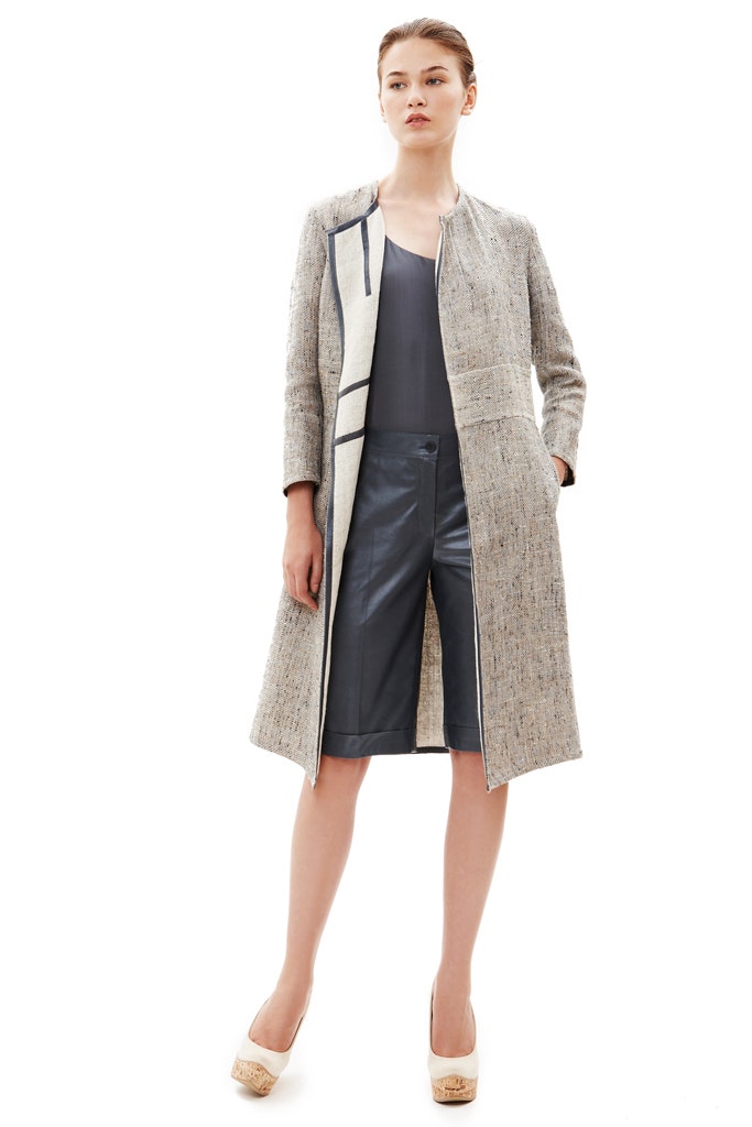 gray tweed long-sleeve collared relaxed buttoned pockets coat