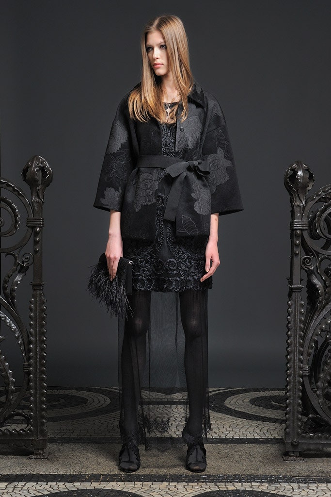 black wool long-sleeve collared relaxed belted coat