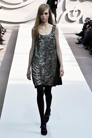 black sequined sleeveless dress