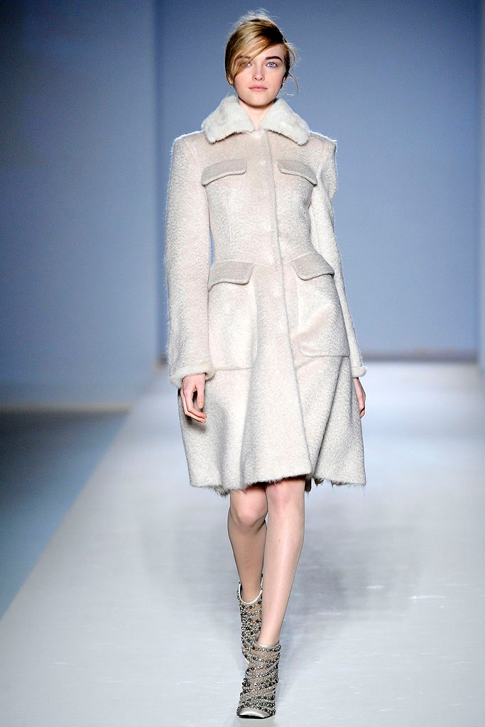 beige wool long-sleeve collared fitted buttoned pockets coat