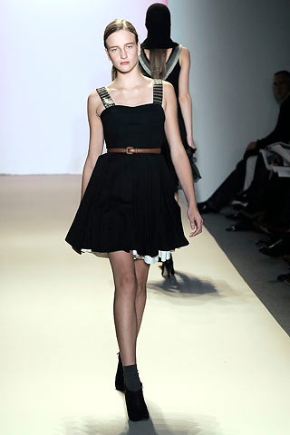 black fitted sleeveless dress
