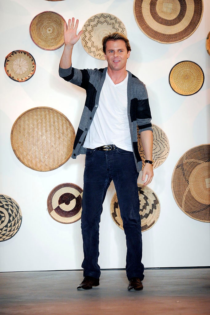 gray cardigan with white t-shirt