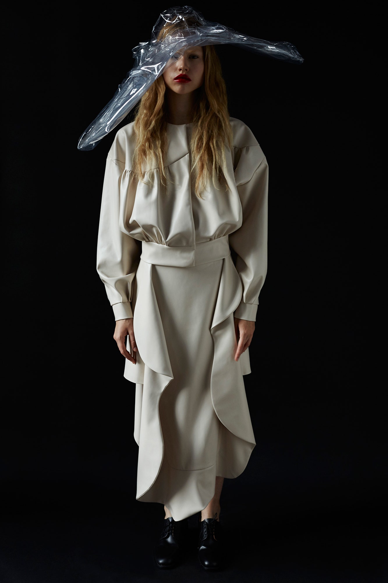 beige relaxed midi dress with clear hat