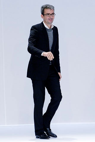 black wool long-sleeve collared tailored buttoned suit