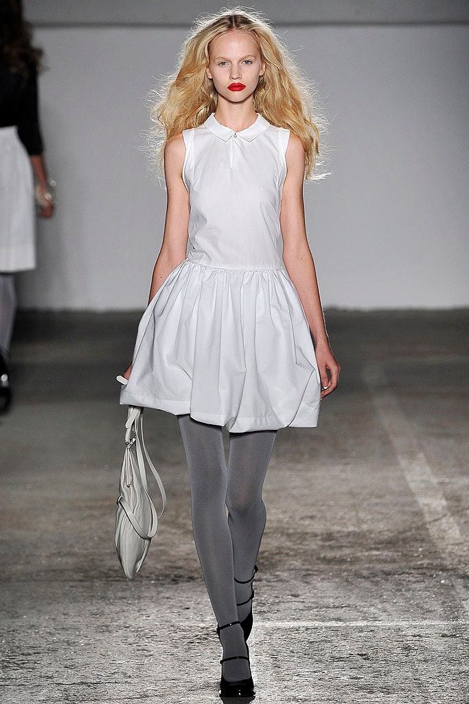 white fitted sleeveless dress