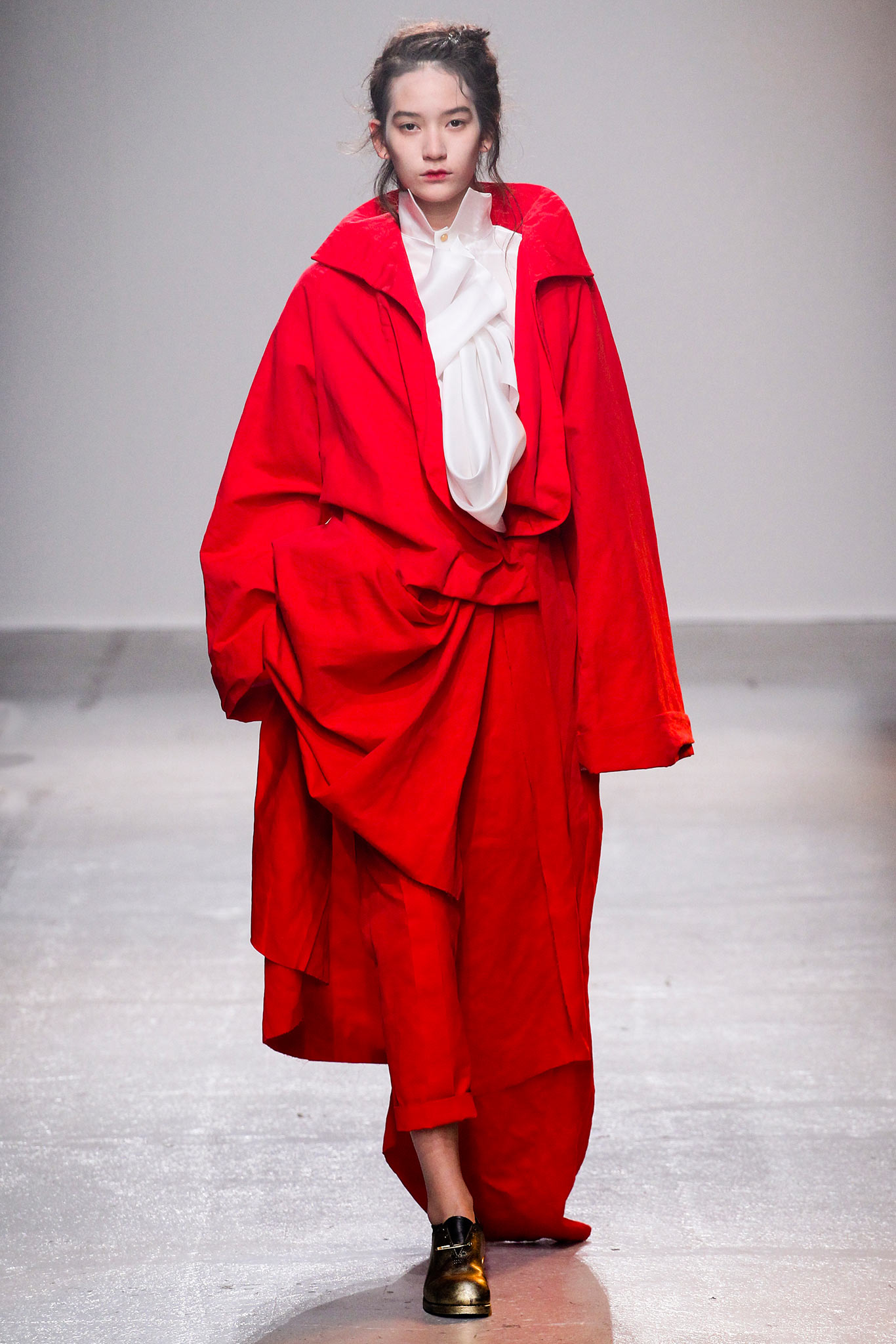 red cotton long-sleeve collared oversized draped coat