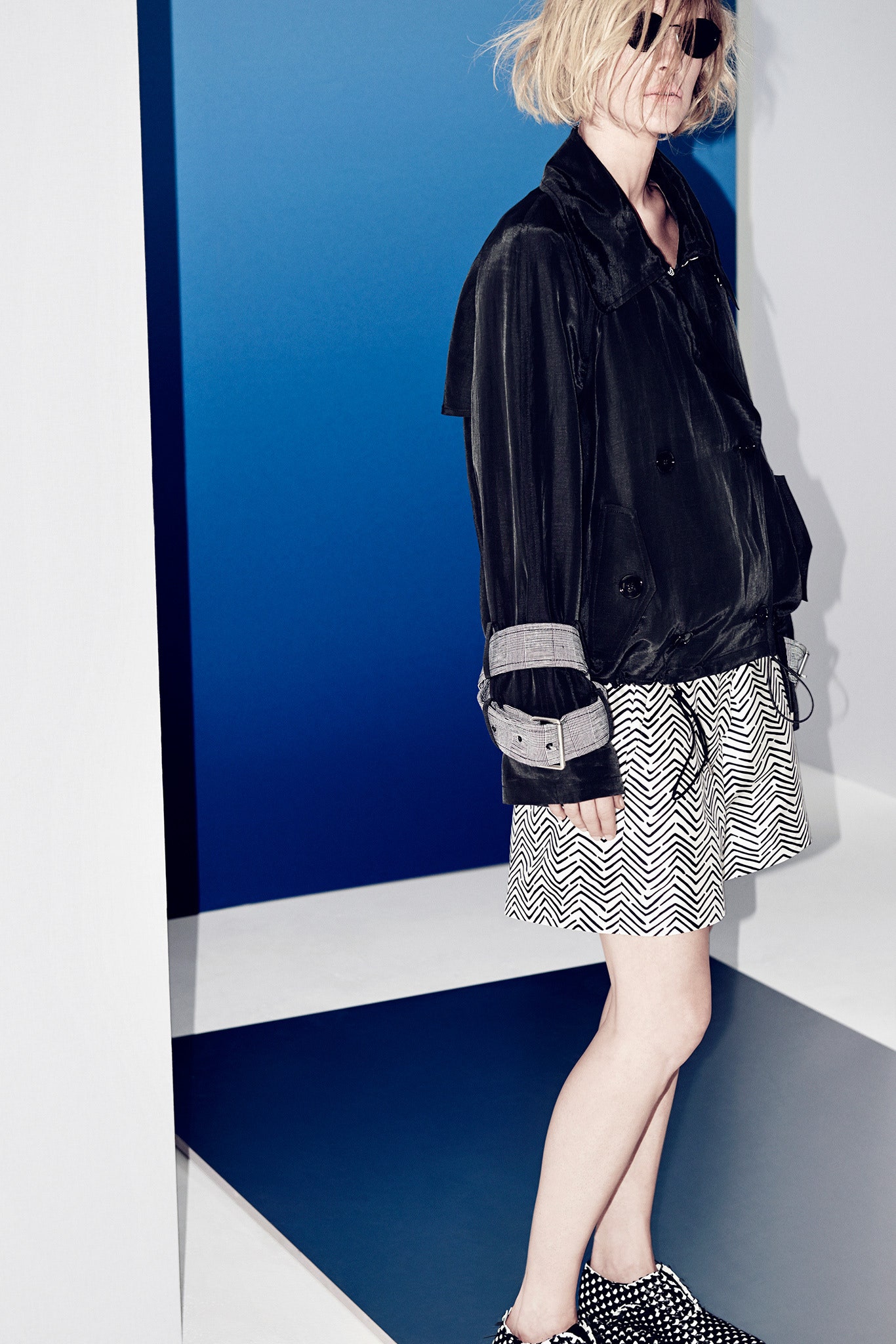 black cotton fitted zigzag mini skirt