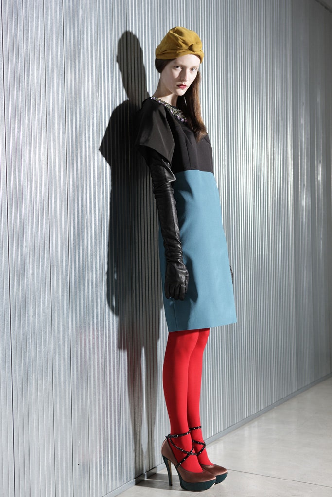 black leather fitted gloves