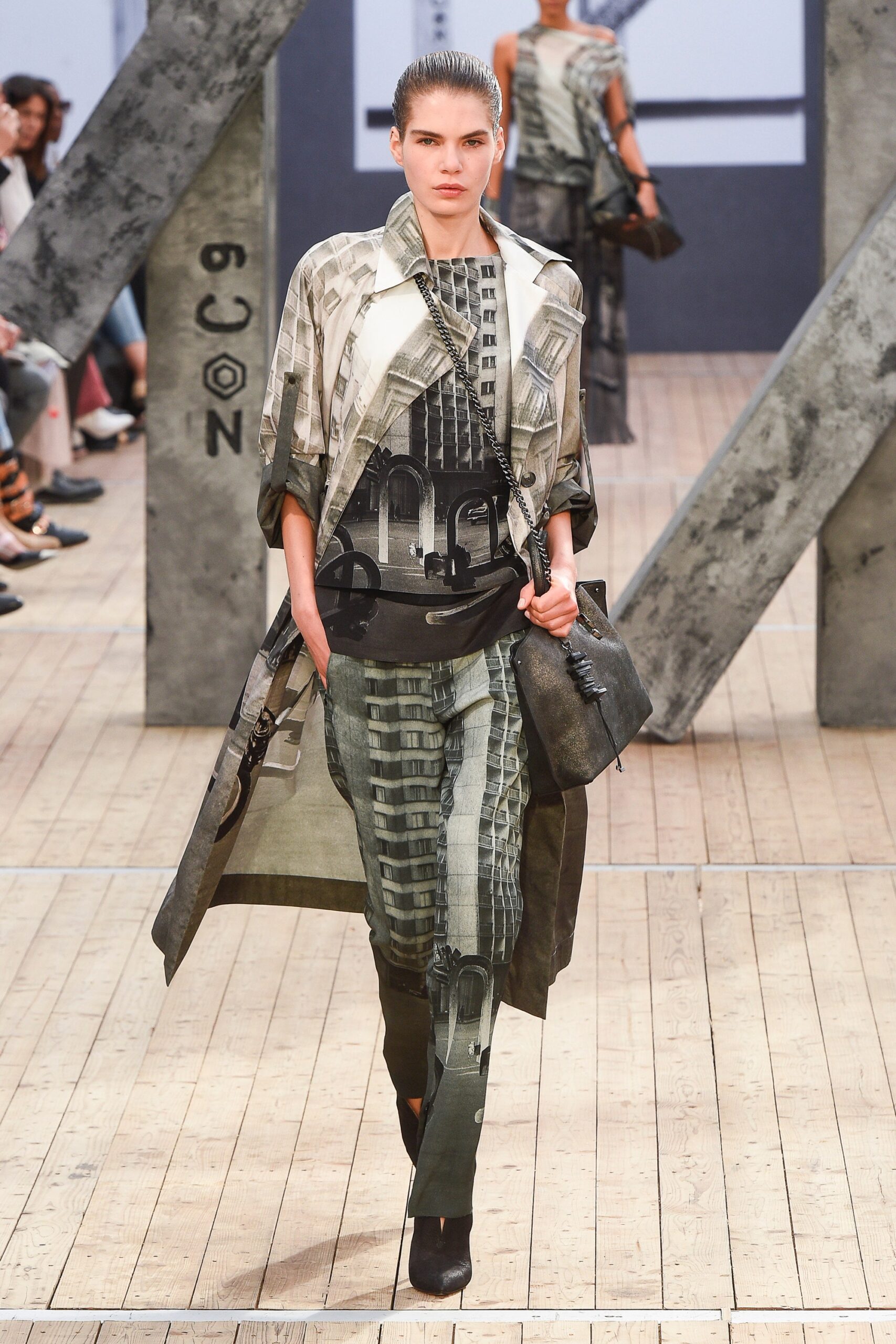 gray cotton long-sleeve collared relaxed layered coat