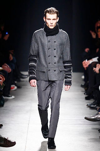 gray wool long-sleeve collared fitted buttoned jacket