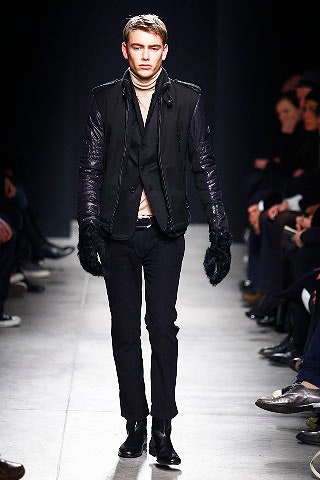 black faux-fur gloves