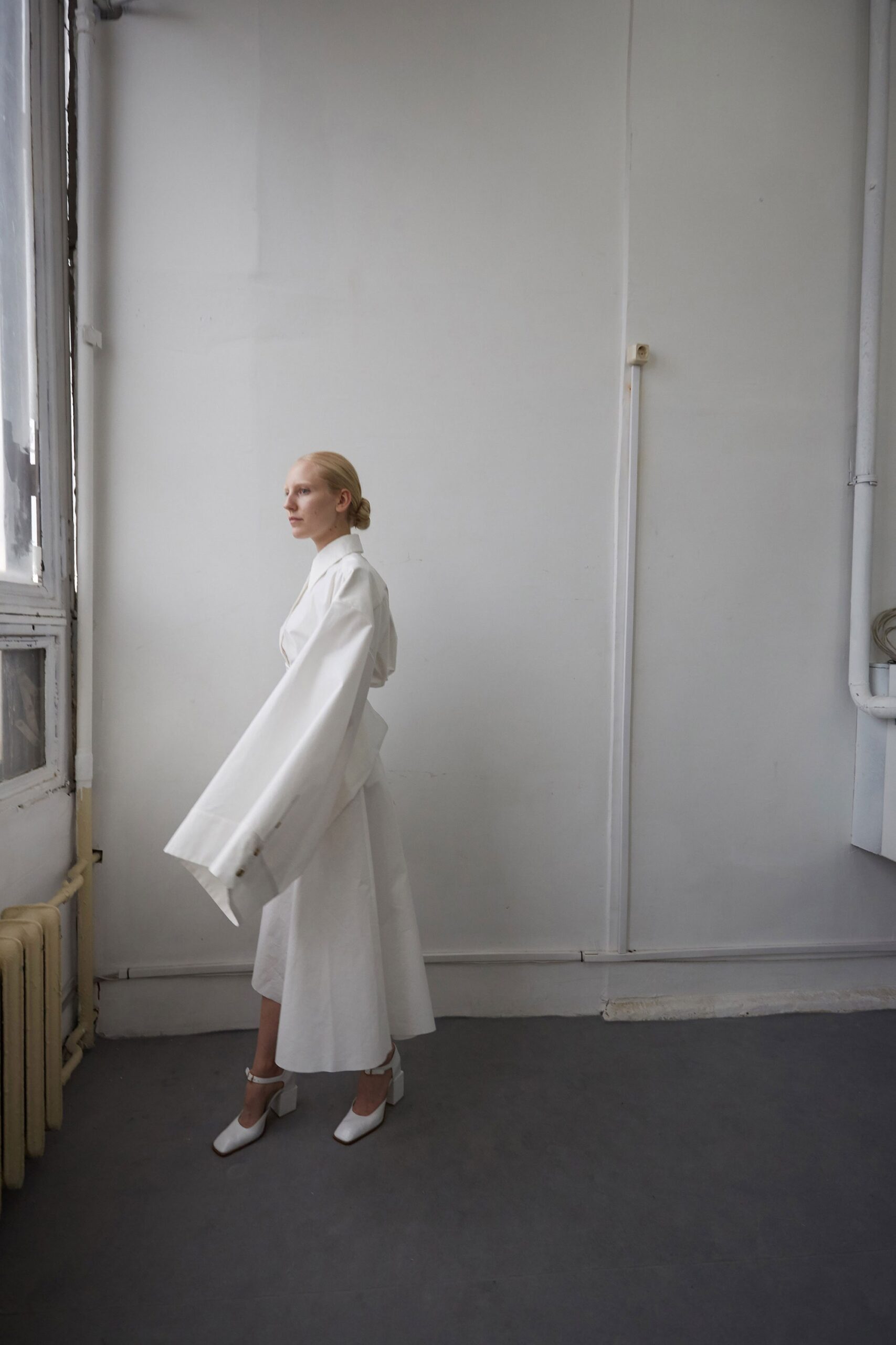 white fitted long-sleeve dress