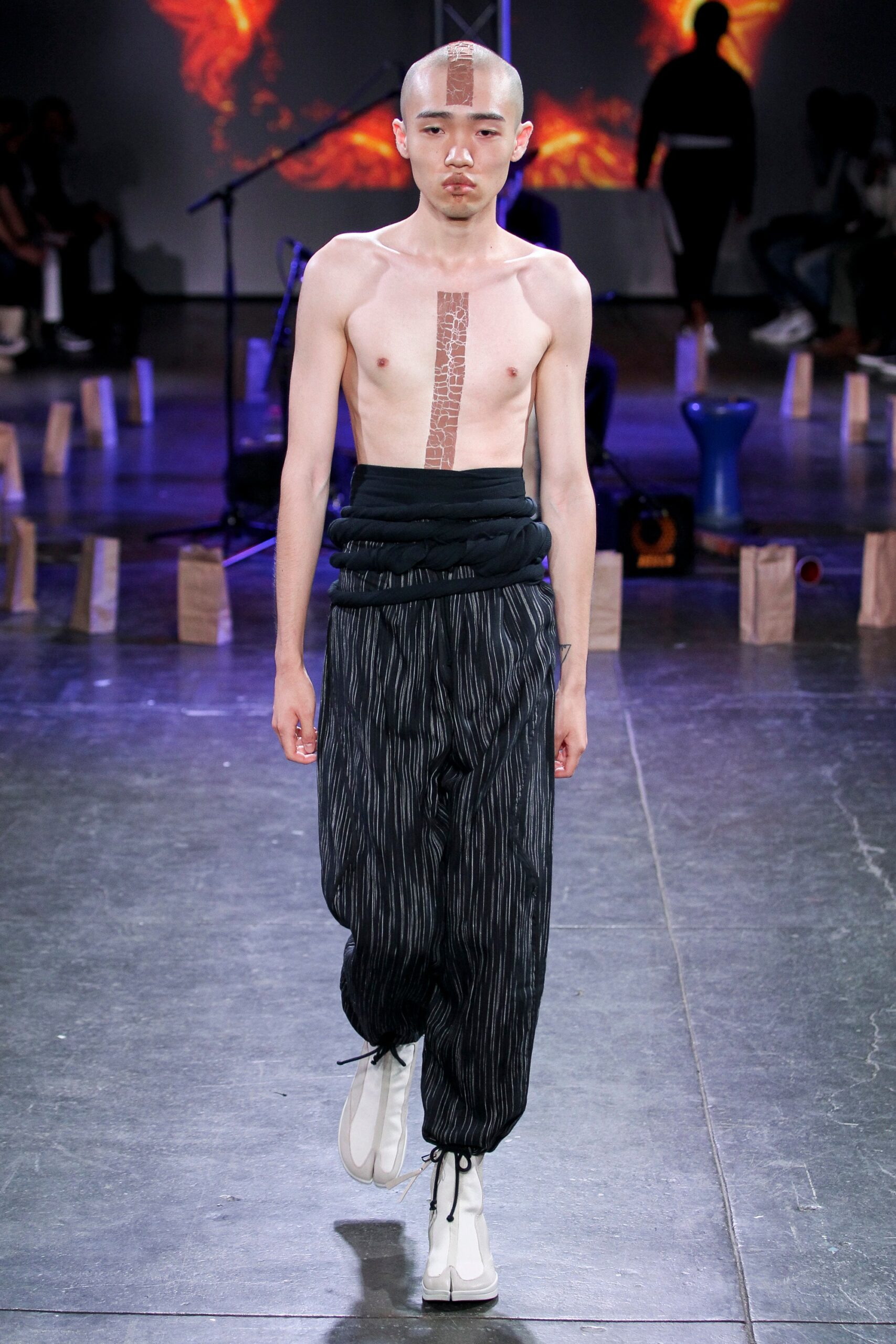 black relaxed pants with white shoes