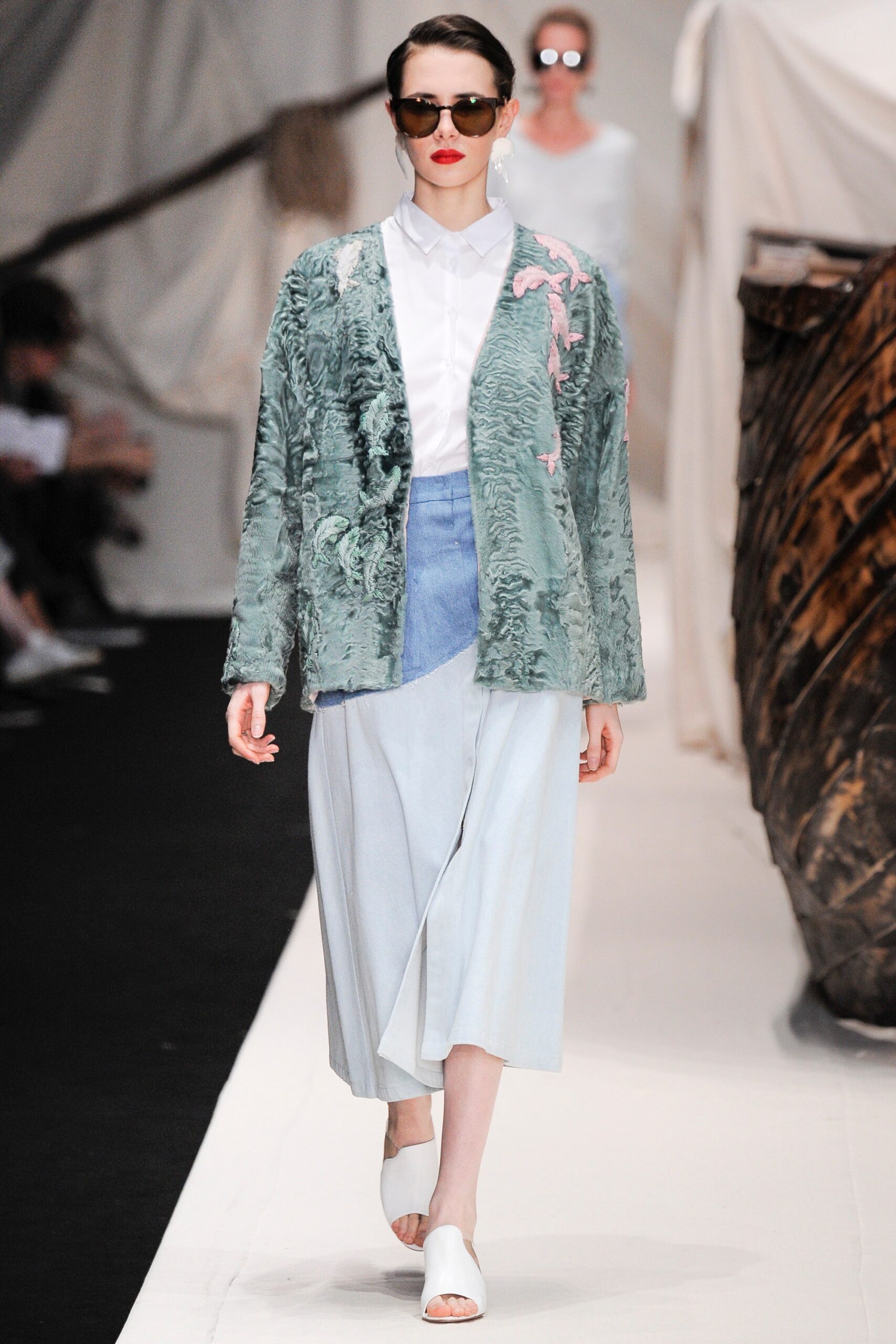 green silk long-sleeve collared relaxed embroidered jacket