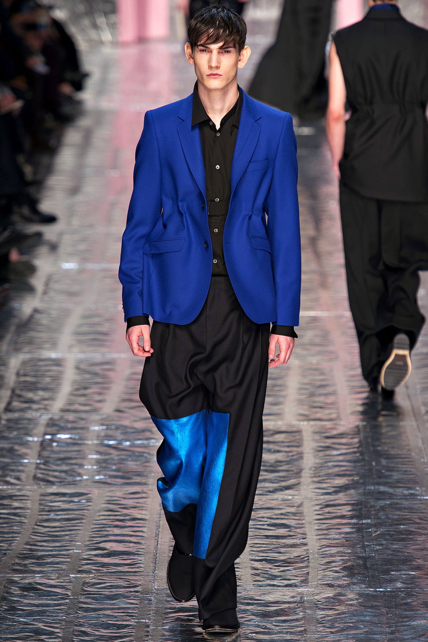 blue tailored blazer with black shirt