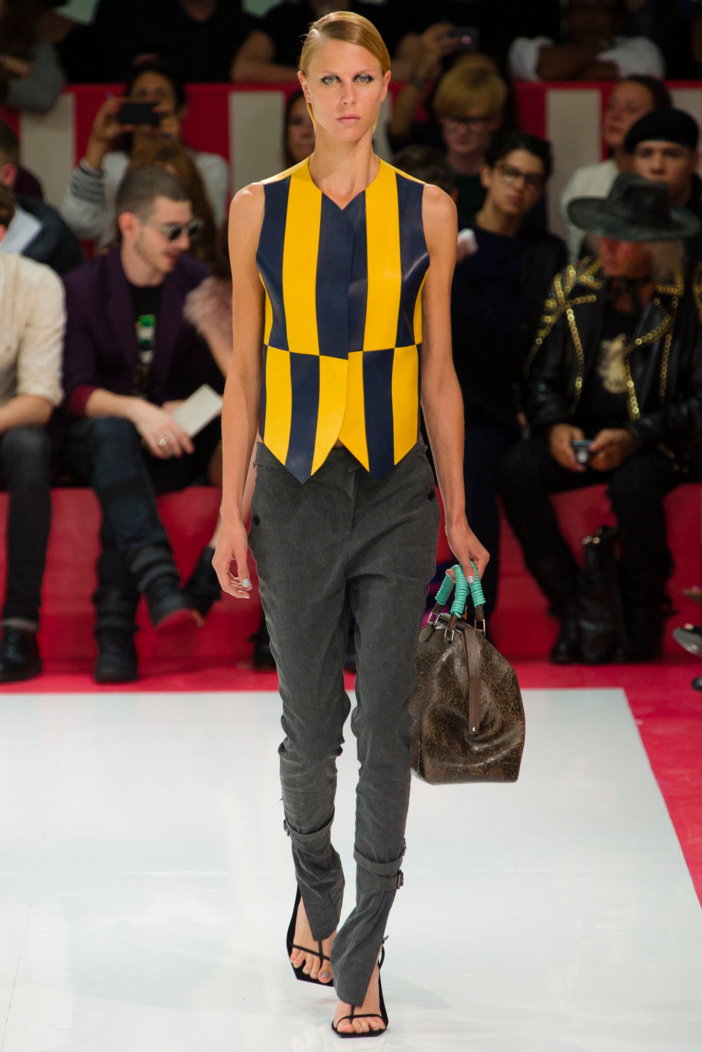 fitted color-blocked top with slim pants