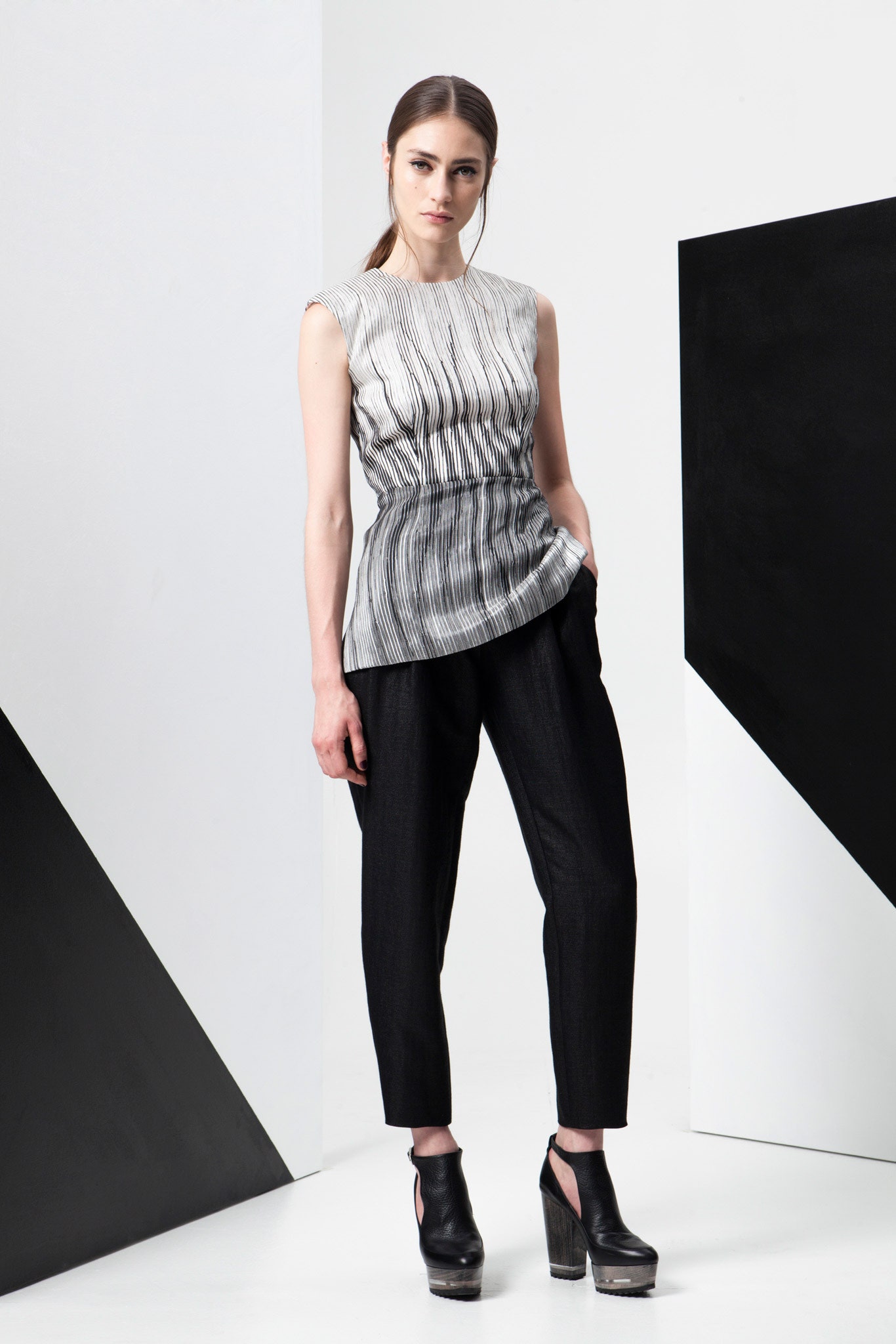 fitted black and white pleated top