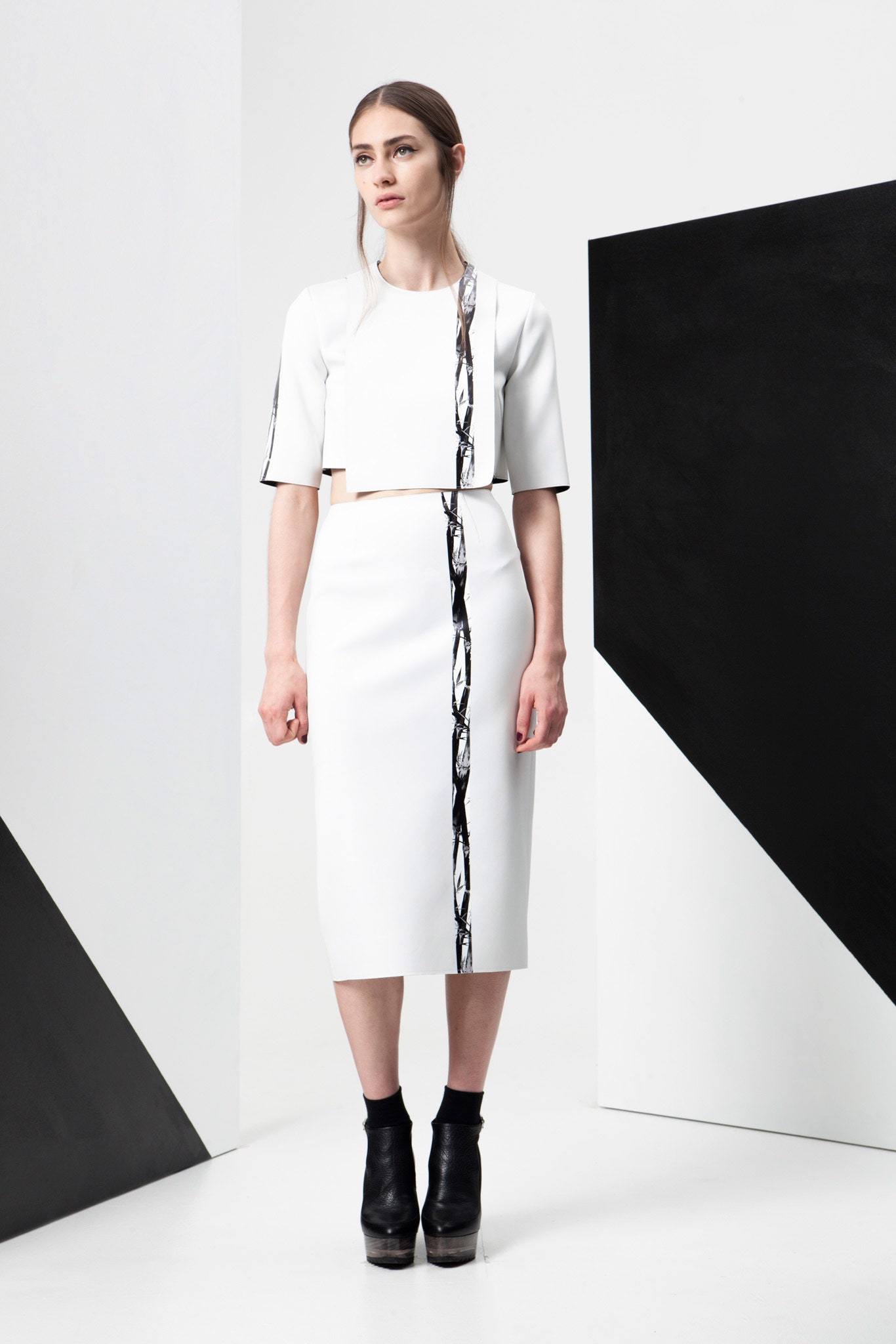 white cotton short-sleeve collared fitted zippered top