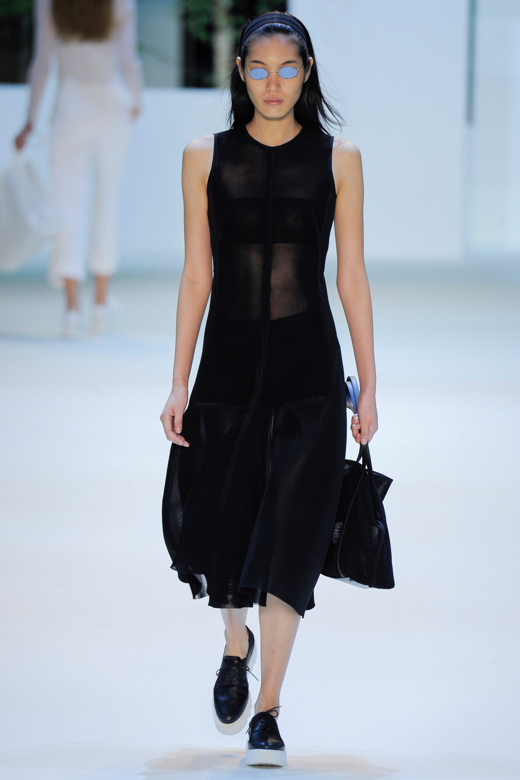 black fitted sleeveless dress