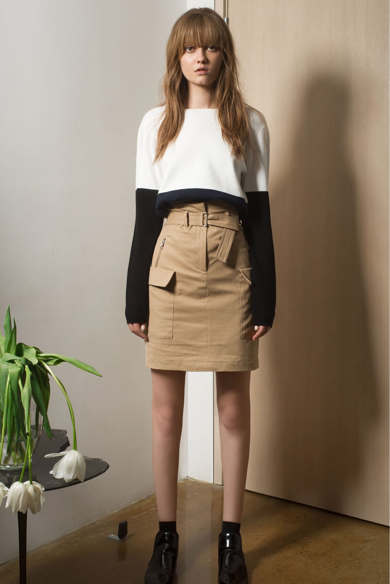 beige cotton fitted pockets short skirt