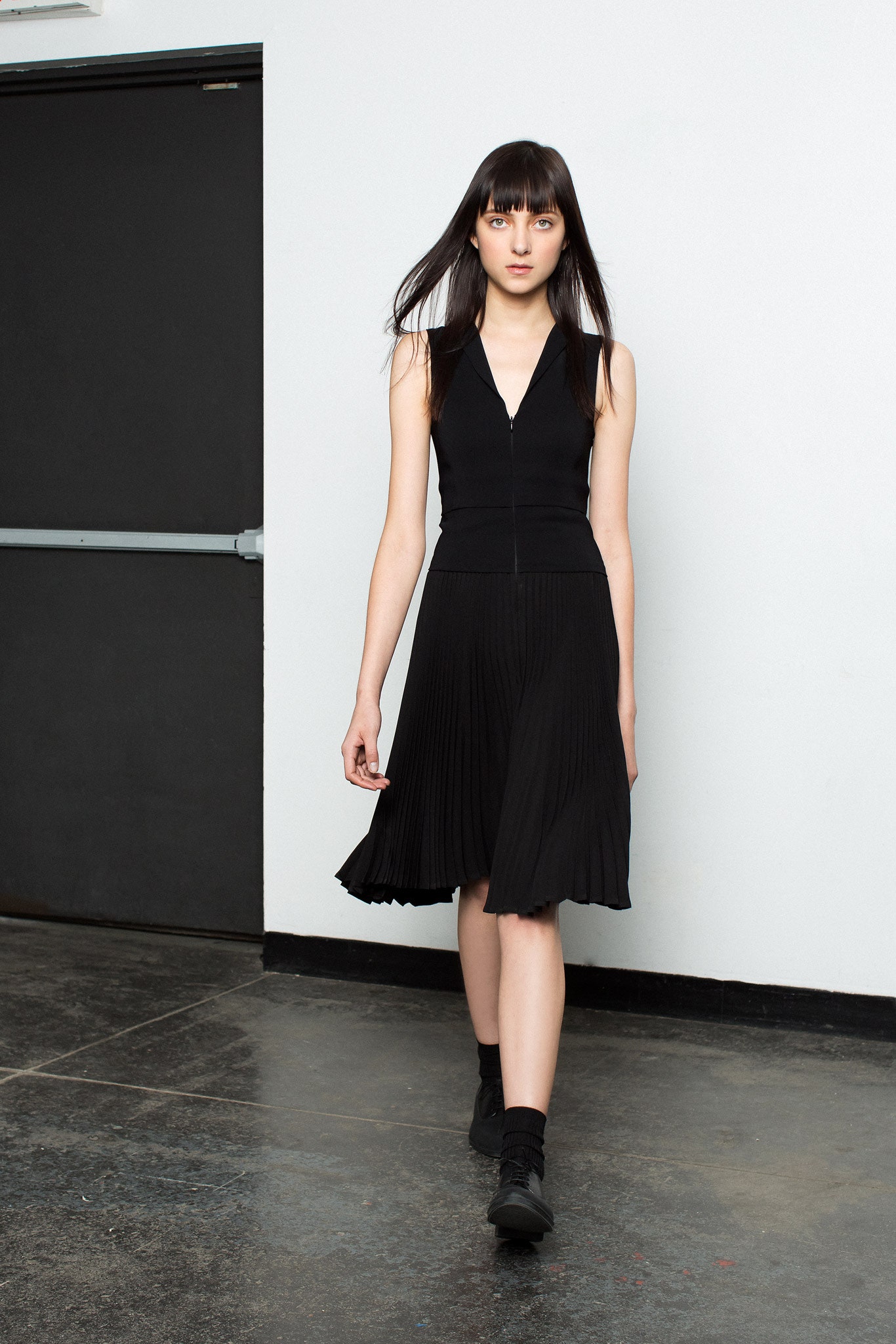 black fitted sleeveless dress