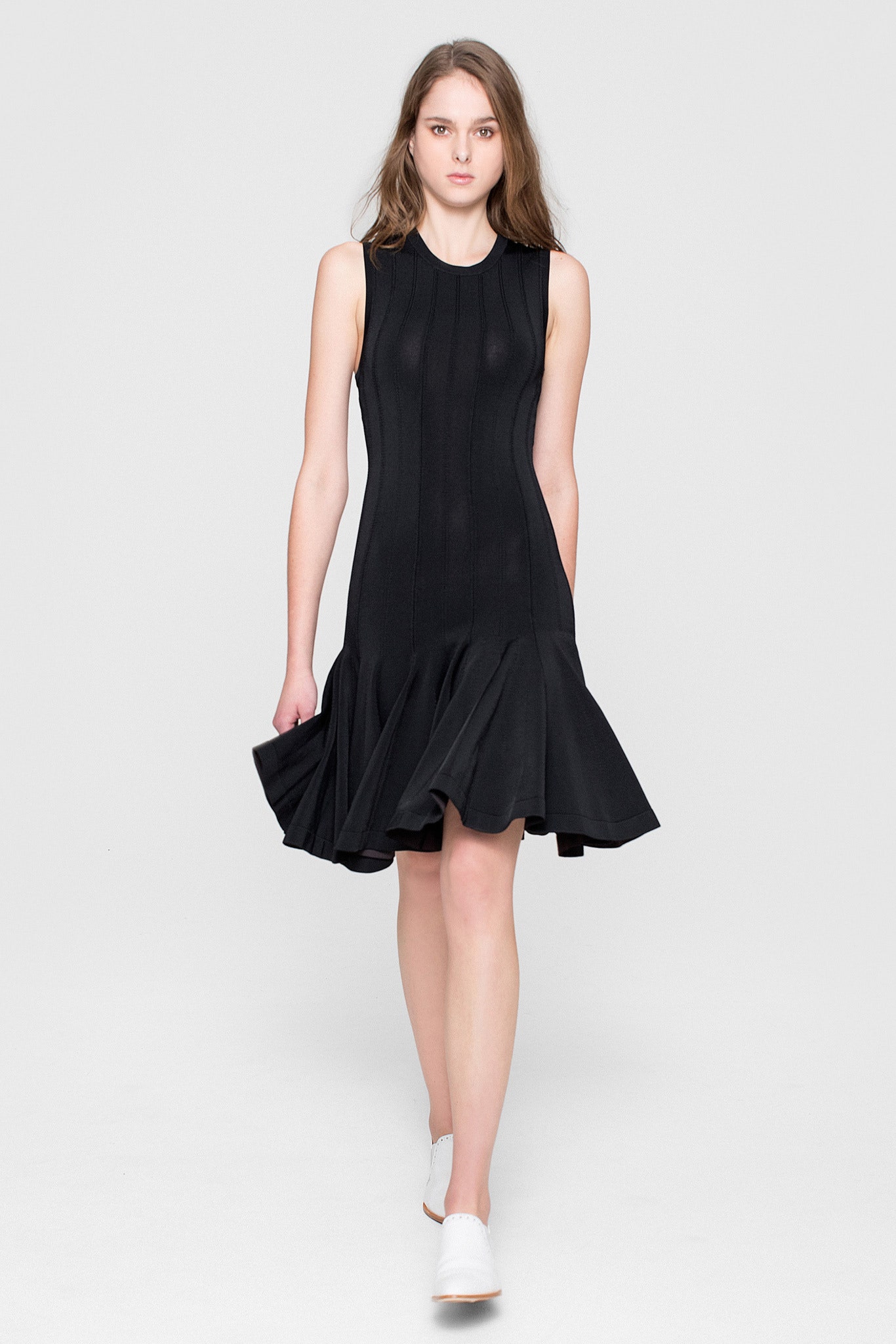black fitted sleeveless dress