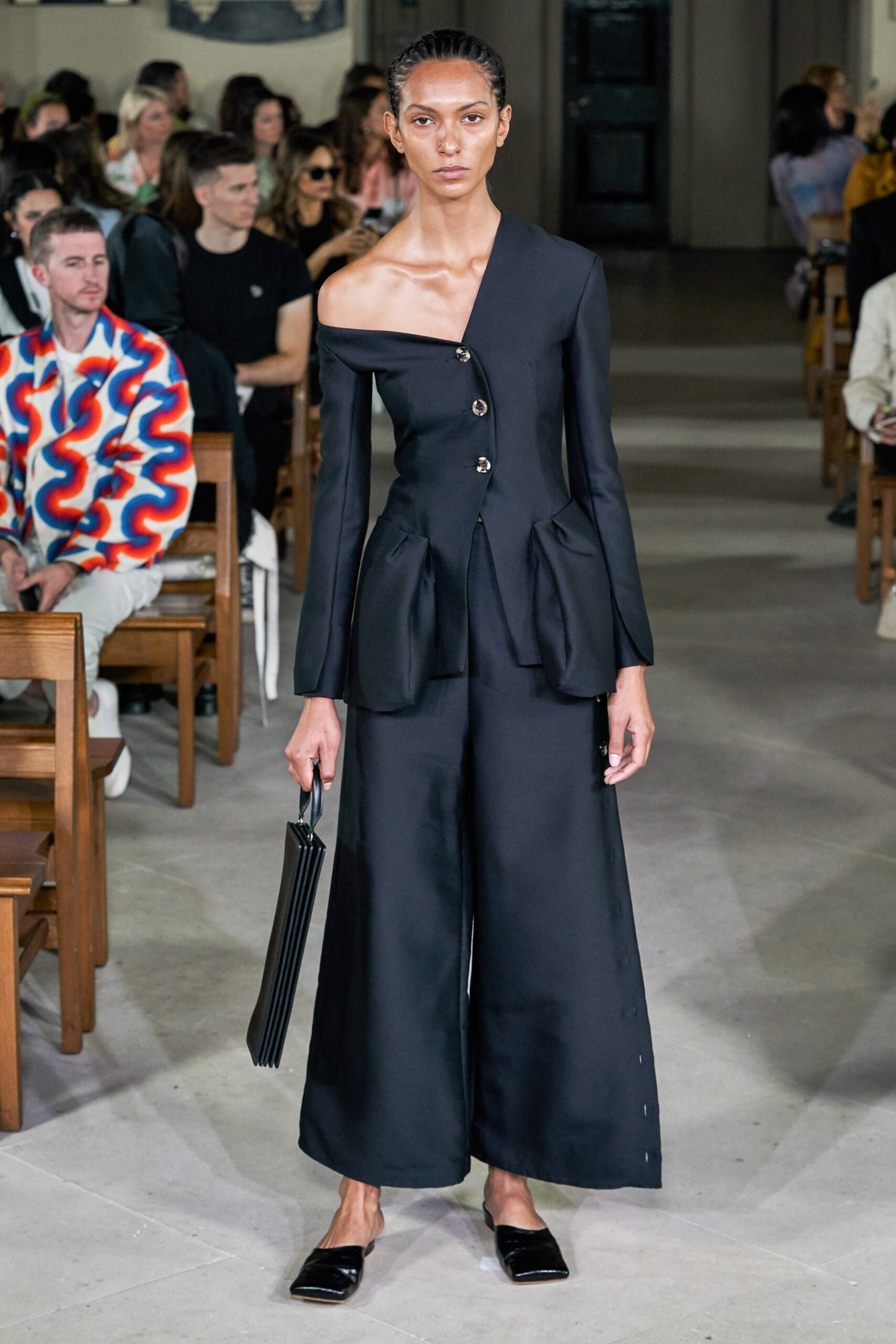 black silk long-sleeve collared tailored buttoned blazer