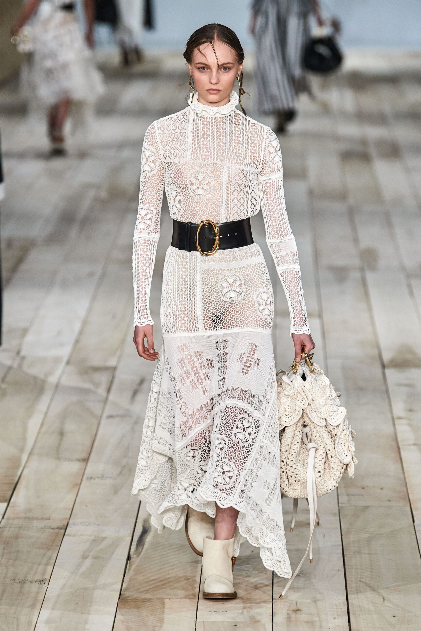 white lace fitted dress